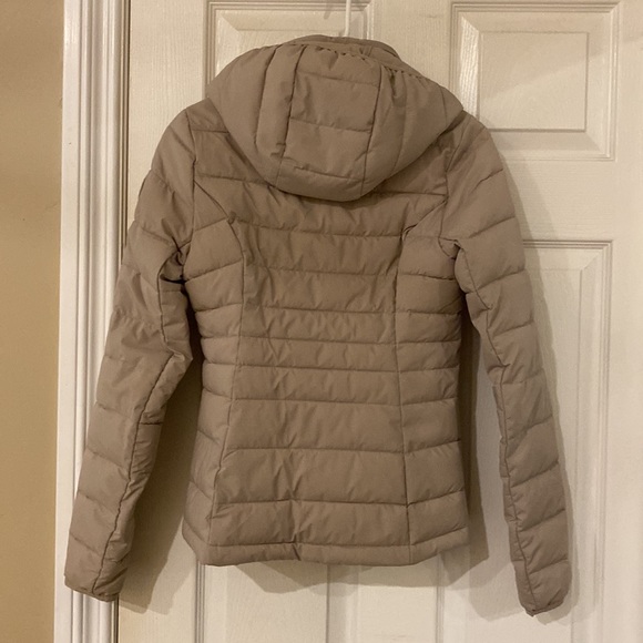 A&F - Lightweight Packable Stretch Puffer - Picture 6 of 11